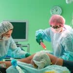 Hidrolipo realizada fora do centro cirúrgico oferece mais risco ao paciente